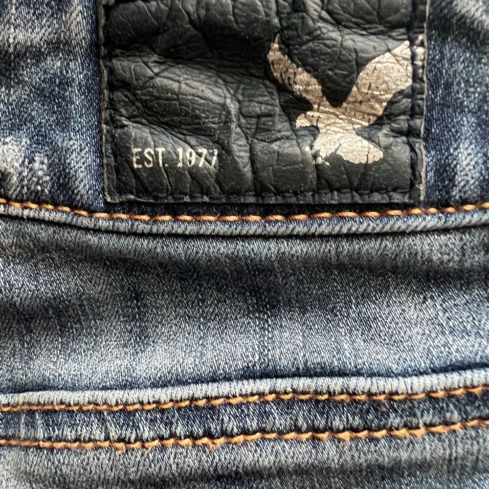 AEO Live Your Life Denim X Shortie Distressed Mid Rise (7”) Blue Jean Size 2. - Picture 11 of 13